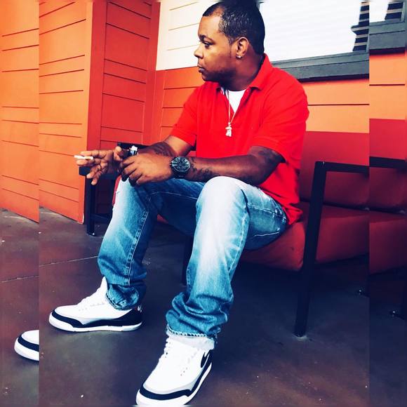 Meet your Posher, Derrian - Picture 1 of 1